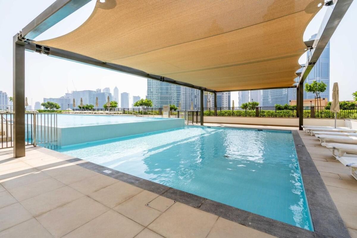 Burj Crown Luxury - 4br - Only Steps To Mall Apartment Dubai